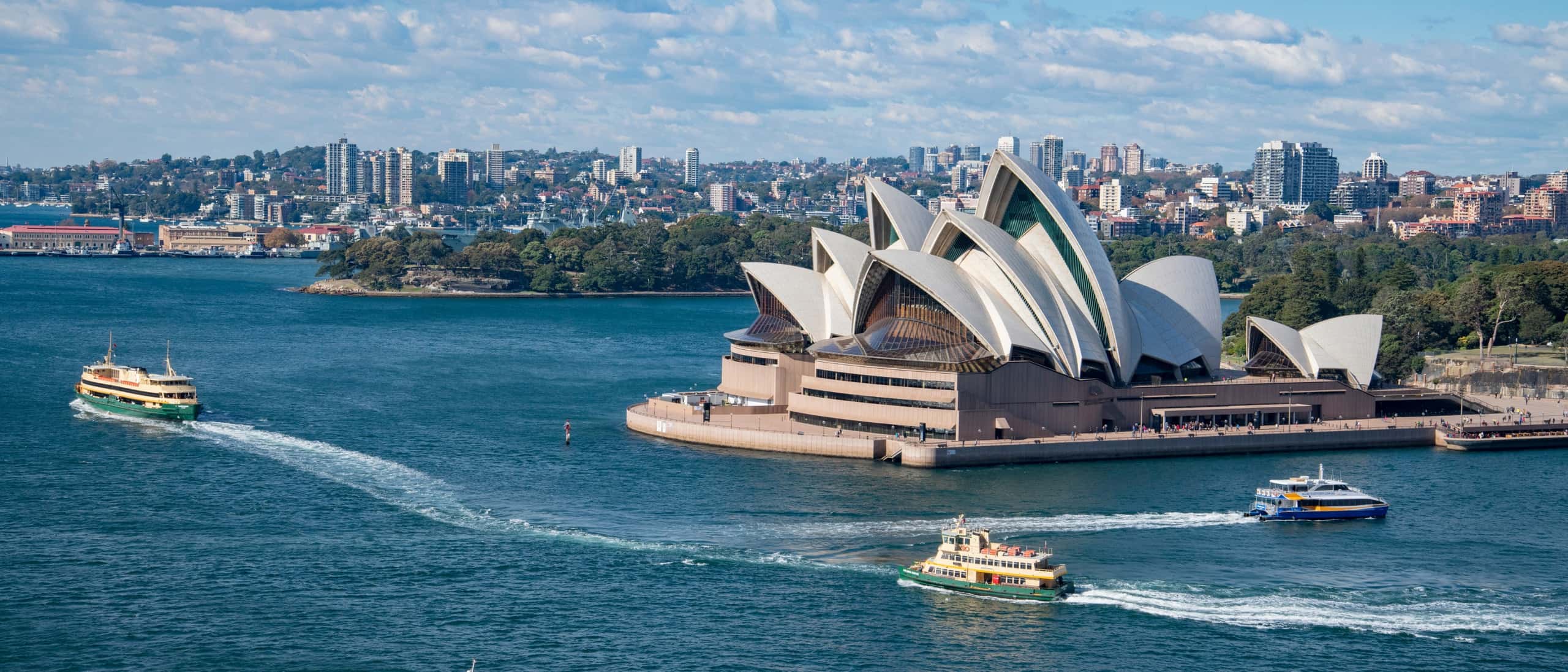 Australia — Sydney harbour and outback
