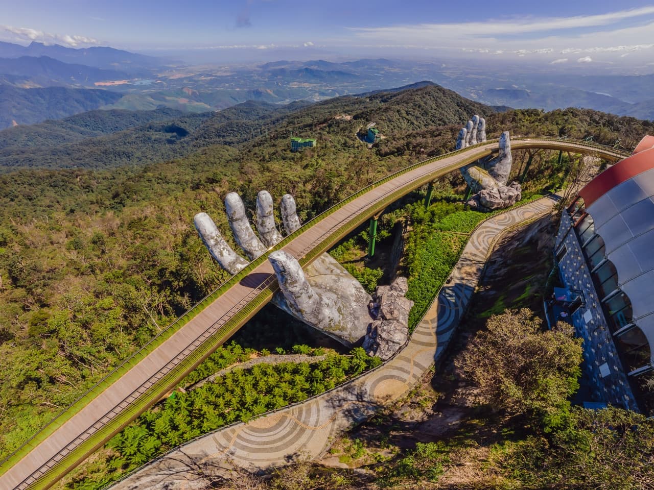 Golden Bridge (Ba Na Hills, Da Nang)