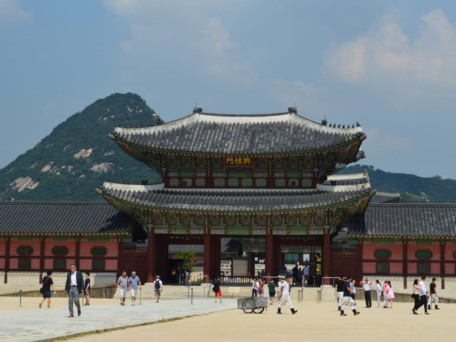 Gyeongbokgung Palace with Bugaksan mountain behind it, Seoul